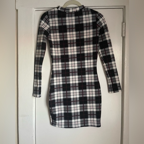 Grey, red and white plaid long sleeve mini dress size medium - Picture 3 of 6